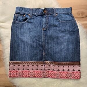 Stylish Denim Mini Skirt with Pink and Brown Accents